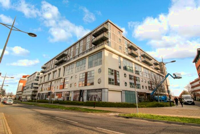 3 Bedroom Flat To Rent In Beckhampton Street, Town Centre, Swindon SN1