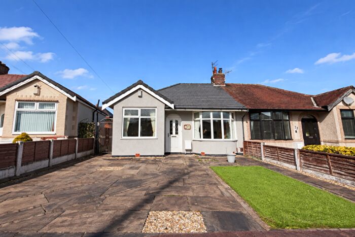3 Bedroom Bungalow For Sale In Bryning Avenue, Bispham, FY2