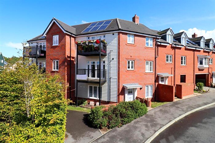 1 Bedroom Apartment For Sale In Jubilee Drive, Church Crookham, Fleet, GU52