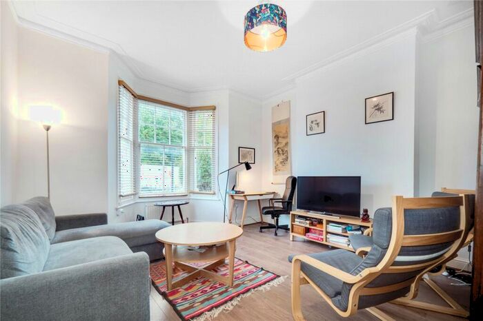 2 Bedroom Flat To Rent In Cavendish Road, London, SW12