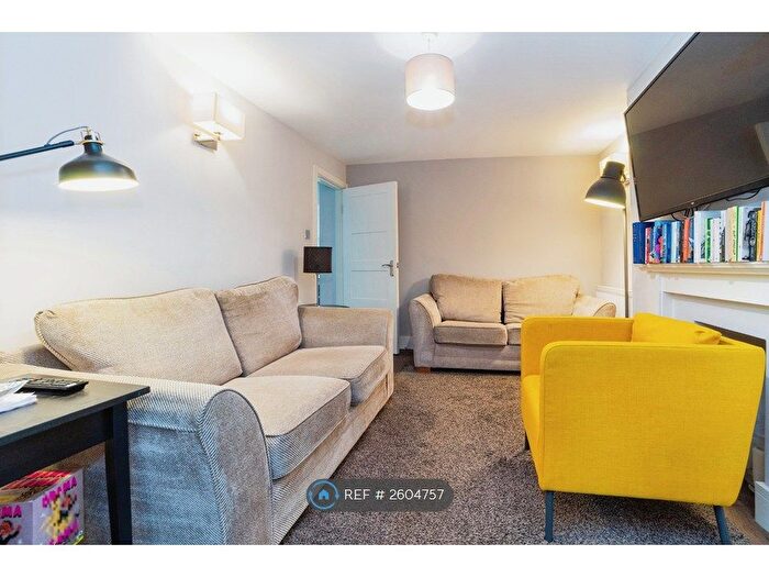 2 Bedroom Flat To Rent In Winchester Street, London, SW1V