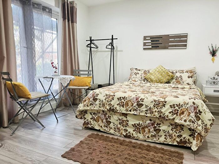 1 Bedroom Flat To Rent In Romany Gardens, London, E17