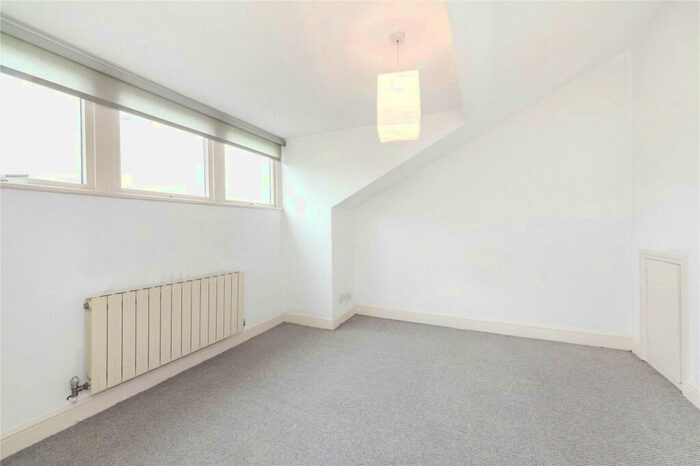 1 Bedroom Flat To Rent In Belsize Square, Belsize Park, NW3