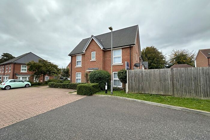 3 Bedroom Semi-detached House For Sale In Colmanton Grove, Sholden, CT14