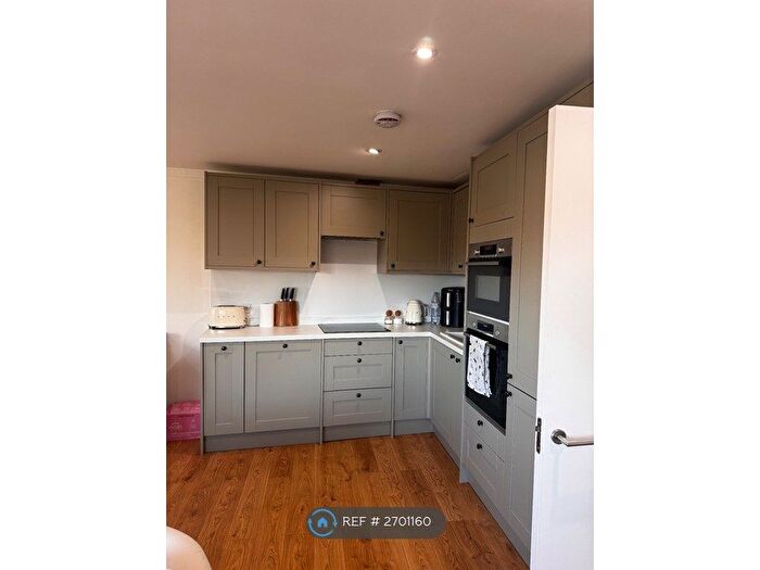 1 Bedroom Flat To Rent In Upper Richmond Road, London, SW15