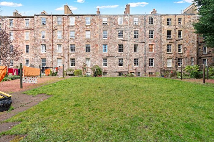 3 Bedroom Flat For Sale In Parkside Street, Edinburgh, Edinburgh, EH8