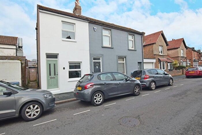 2 Bedroom Semi Detached House To Rent In William Street, Bognor Regis, West Sussex, PO21