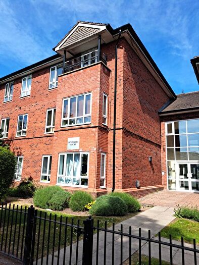 2 Bedroom Flat To Rent In Devonshire Court, Sale, M33