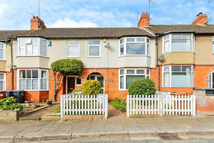 3 Bedroom Semi-Detached House For Sale In Highfield Road, Northampton, NN1