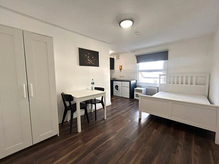 1 Bedroom Studio To Rent In Emanuel Avenue, Ealing, W3