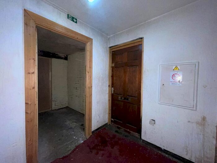 1 Bedroom Flat For Sale In Carnegie Avenue, Tipton, DY4