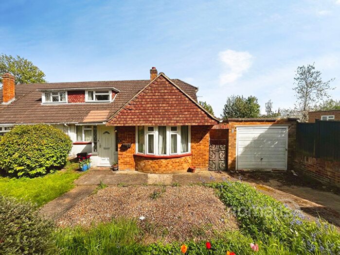 4 Bedroom Bungalow For Sale In Bridle Road, Maidenhead, Berkshire, SL6