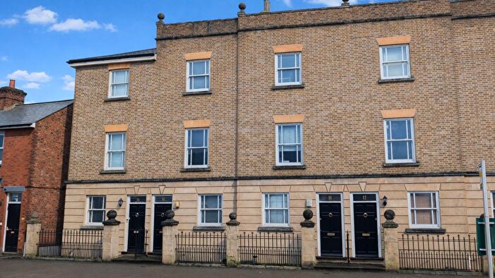 3 Bedroom Town House To Rent In Ware Road, Hertford, SG13