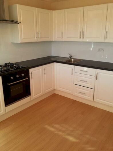 2 Bedroom Apartment To Rent In Rogers Walk, London, N12