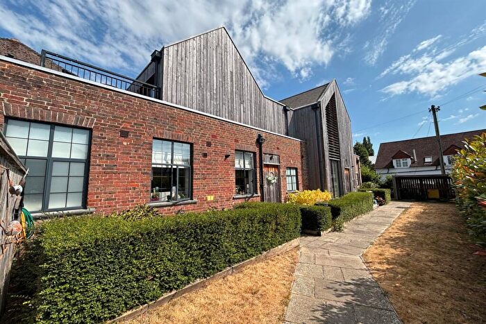 2 Bedroom Flat To Rent In Grange Road, Midhurst, GU29