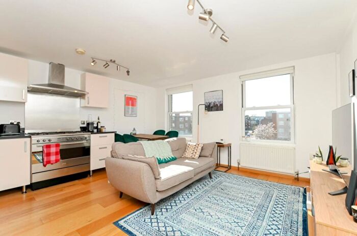 2 Bedroom Flat To Rent In Albion Road, Stoke Newington, N16