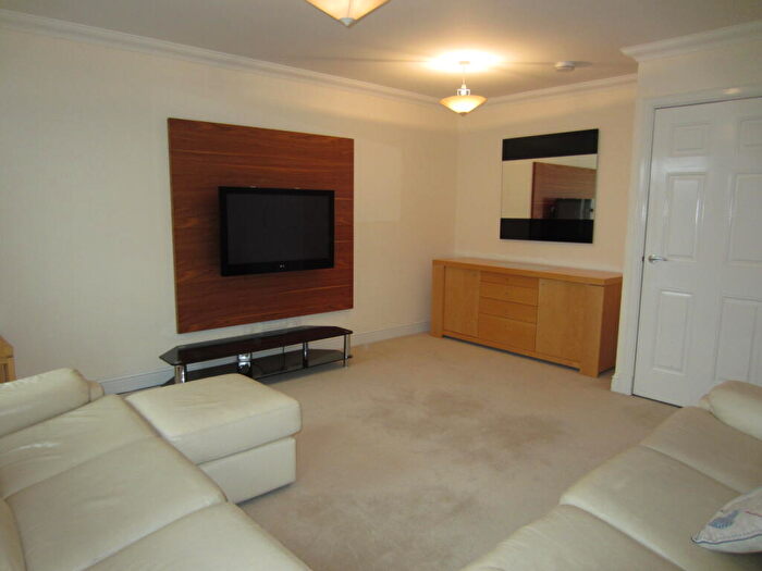 3 Bedroom Terraced House To Rent In South College Street, Aberdeen, AB11