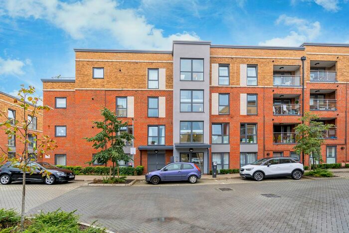 3 Bedroom Flat To Rent In Arla Place, Ruislip, HA4