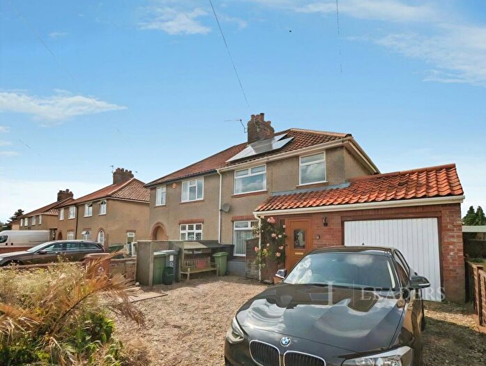 3 Bedroom Semi Detached House To Rent In Links Avenue, NR6