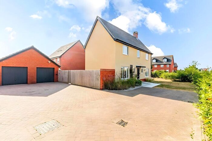 4 Bedroom Detached House For Sale In Harness Maker Way, Hethersett, NR9