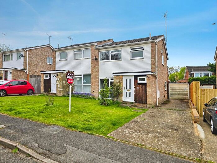 3 Bedroom Semi Detached House For Sale In Oakfields, Guildford, Surrey, GU3