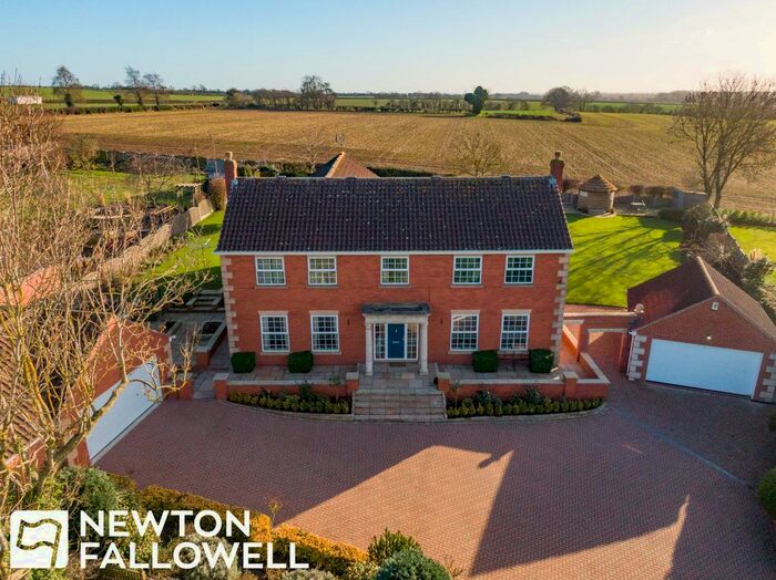5 Bedroom Detached House For Sale In Heathfield House, Headon, DN22