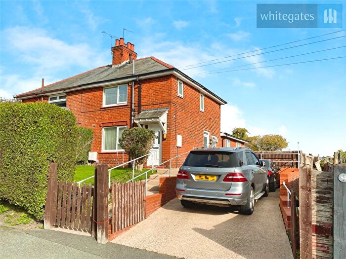 4 Bedroom Semi-Detached House For Sale In Stryt Las, Rhosllanerchrugog, Wrexham, LL14