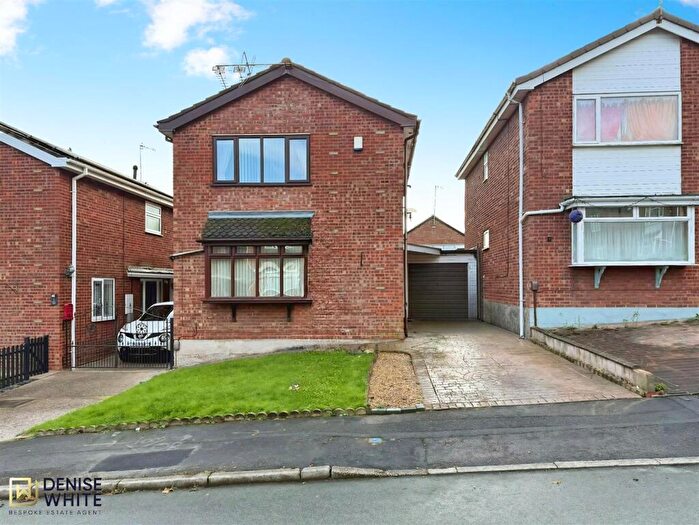 3 Bedroom Link Detached House For Sale In Bream Way, Stoke-On-Trent, ST6