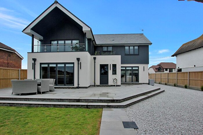 4 Bedroom Detached House For Sale In St. Marys Road, Dymchurch, TN29