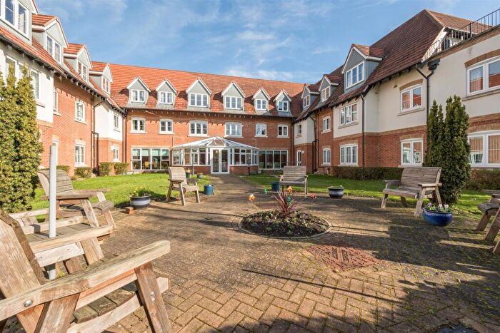 2 Bedroom Retirement Property For Sale In Corbetts Way, Thame, OX9