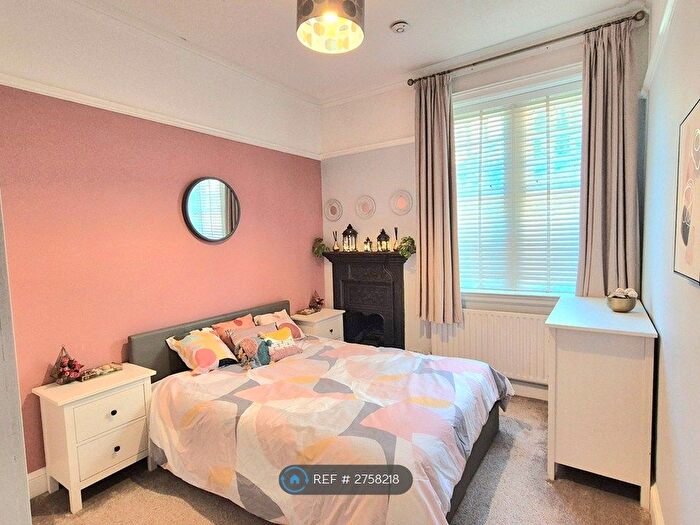 1 Bedroom Flat To Rent In Normanton Road, South Croydon, CR2