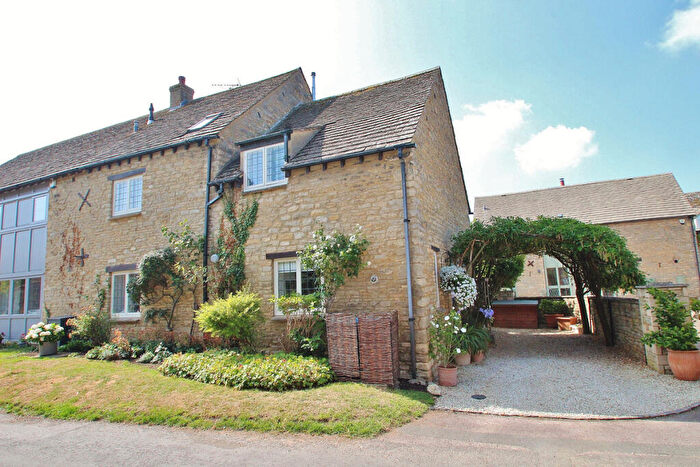3 Bedroom Barn Conversion For Sale In Church Street, Ducklington, OX29