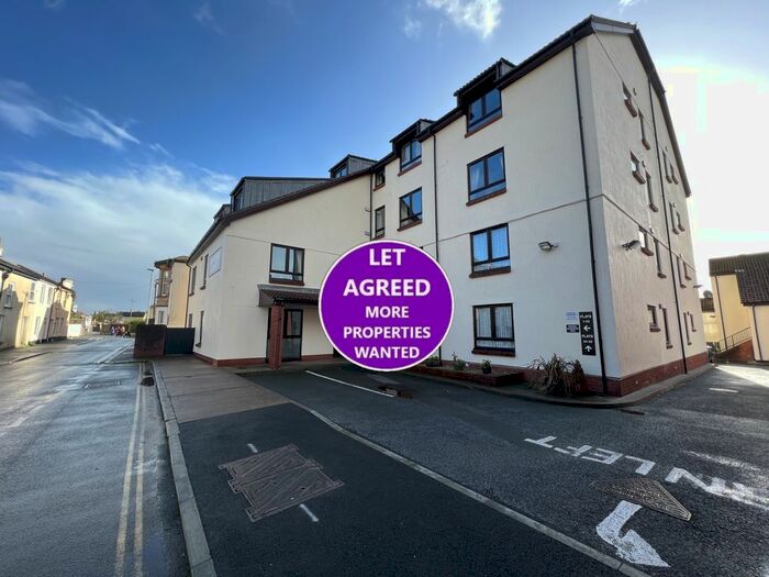 1 Bedroom Flat To Rent In High Street, Dawlish, EX7