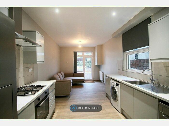 5 Bedroom Terraced House To Rent In Harriet Street, Cardiff, CF24