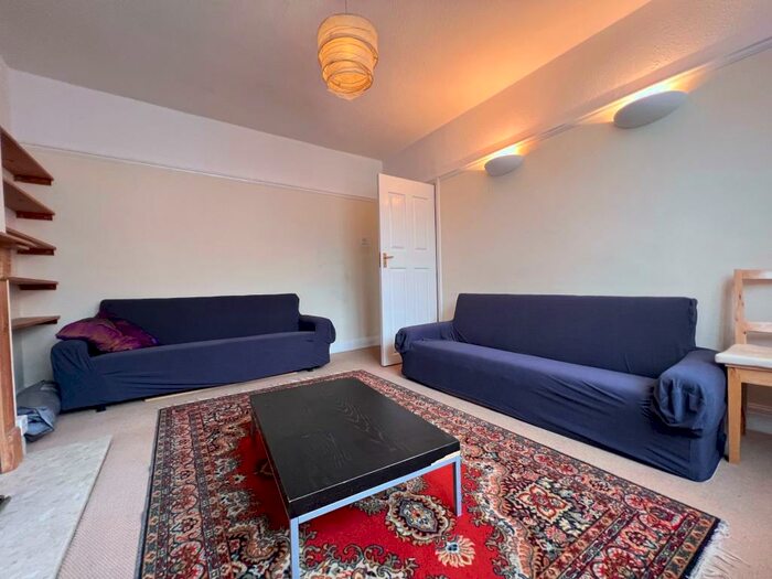 4 Bedroom Semi-Detached House To Rent In Dixon Drive, Leicester, LE2