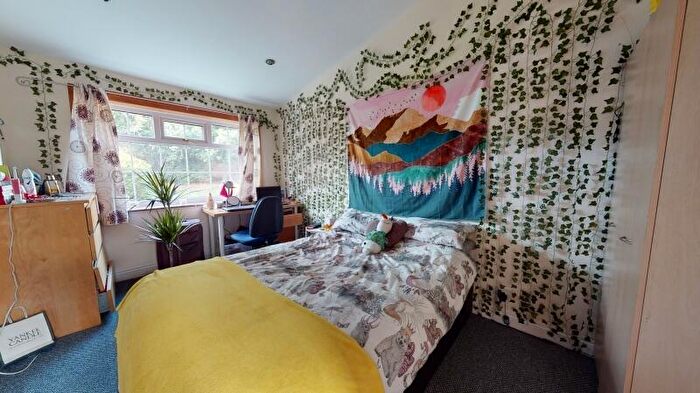 9 Bedroom Flat To Rent In Cliff Road, Woodhouse, Leeds, LS6