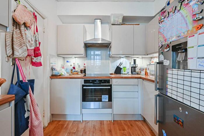 3 Bedroom Flat To Rent In Dorset House, Gloucester Place, Marylebone, London, NW1