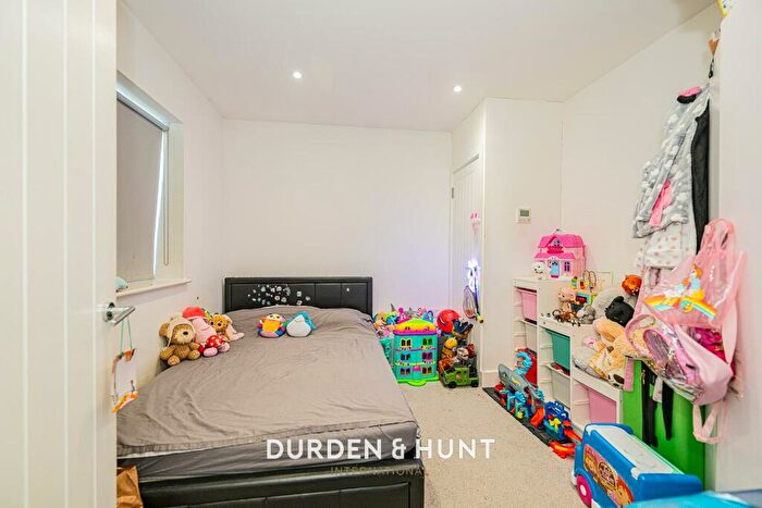 2 Bedroom Semi-Detached Bungalow For Sale In Brinkworth Road, Clayhall, IG5