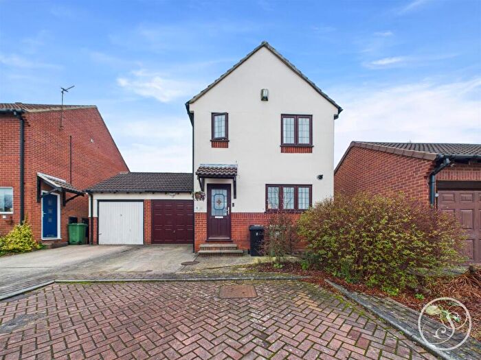 3 Bedroom Detached House For Sale In Burr Tree Vale, Colton, Leeds, LS15