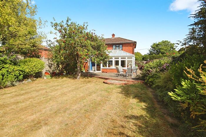 3 Bedroom Semi-Detached House For Sale In Choseley Road, Knowl Hill, Reading, Berkshire, RG10