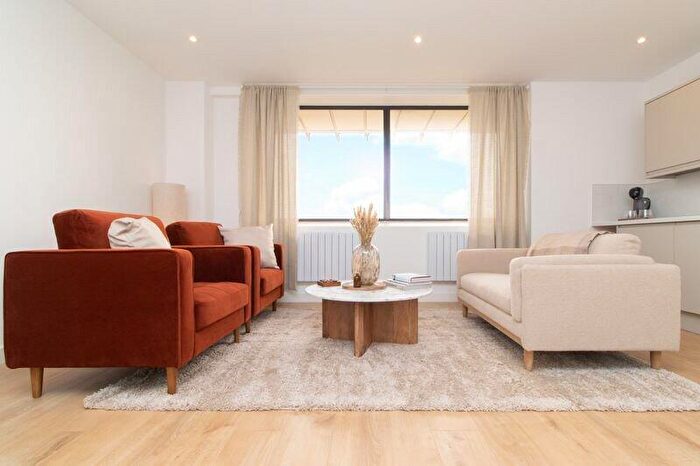 1 Bedroom Flat For Sale In Wraik Hill, Whitstable, Kent, CT5