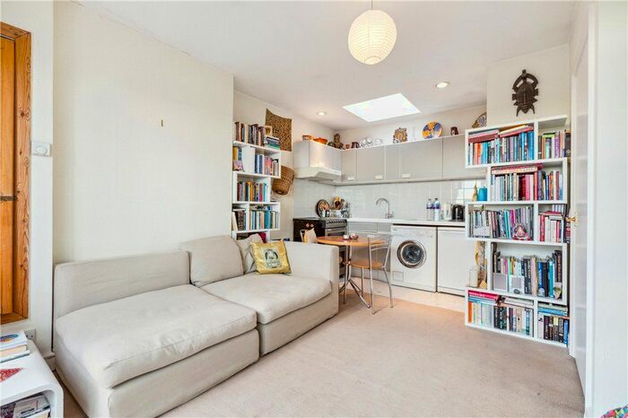 2 Bedroom Flat For Sale In Eardley Crescent, London, SW5