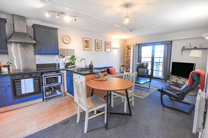 2 Bedroom Flat For Sale In Derby Road, Canning Circus, Nottingham, NG7