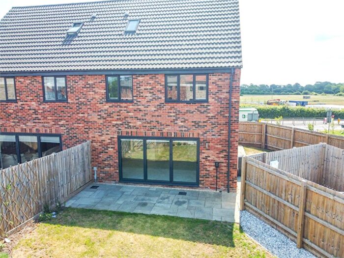 4 Bedroom Town House To Rent In Barnwell Place, Alveston, Bristol, South Gloucestershire, BS35