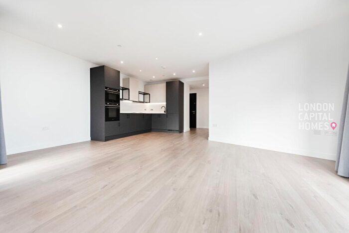 2 Bedroom Apartment To Rent In Willowbrook House, Coster Avenue London, N4