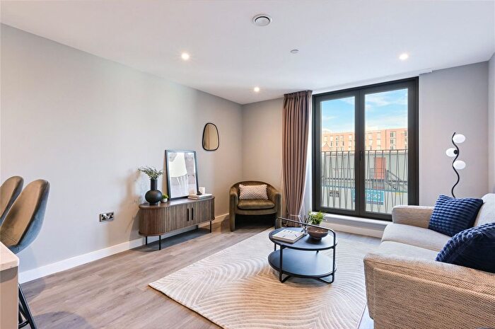 1 Bedroom Flat To Rent In Spinners Yard, Skinner Ln, LS7