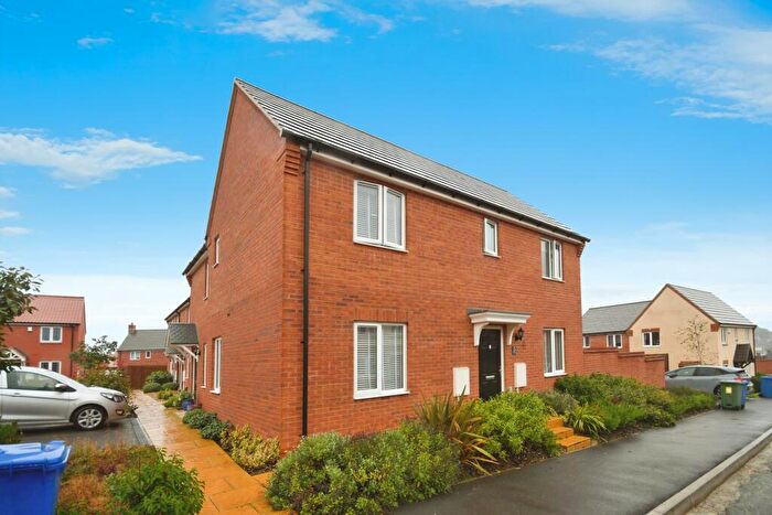 3 Bedroom Semi-Detached House For Sale In Patterdale Road, Chesterfield, Derbyshire, S41