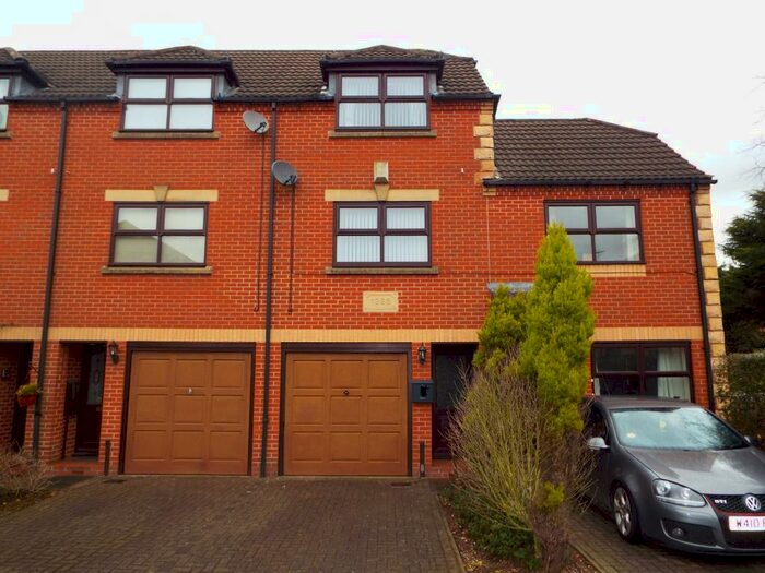 2 Bedroom Terraced House To Rent In Ferndale Mews, Coleshill, B46