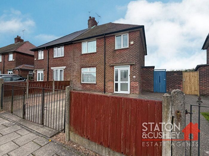 3 Bedroom Semi-detached House For Sale In Daniel Crescent, Mansfield, NG18