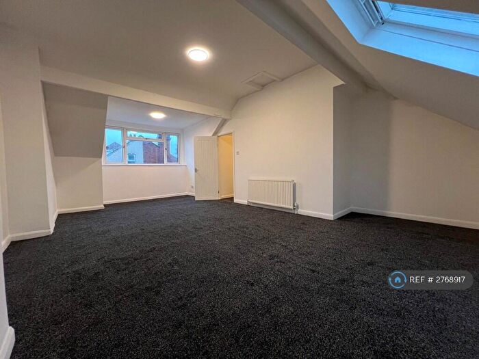 3 Bedroom Terraced House To Rent In Aviary Road, Leeds, LS12